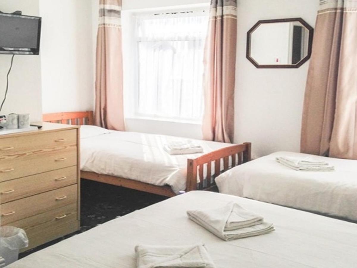 The Sandringham Court Hotel & Apartment Welcoming Large And Small Groups For 15 Years Blackpool Esterno foto