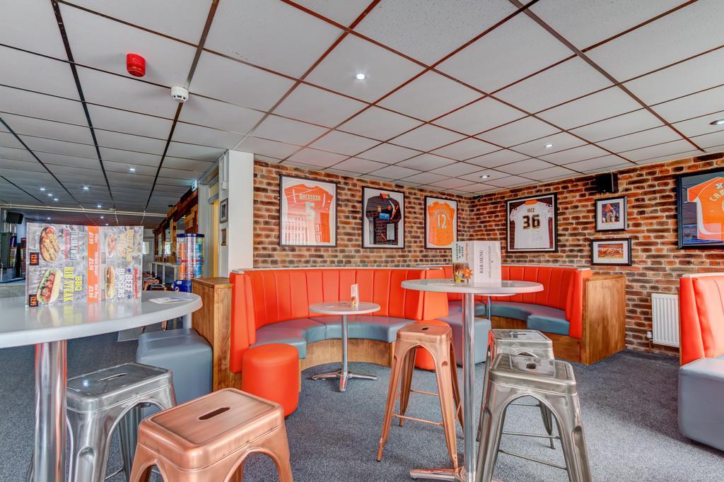 The Sandringham Court Hotel & Apartment Welcoming Large And Small Groups For 15 Years Blackpool Esterno foto