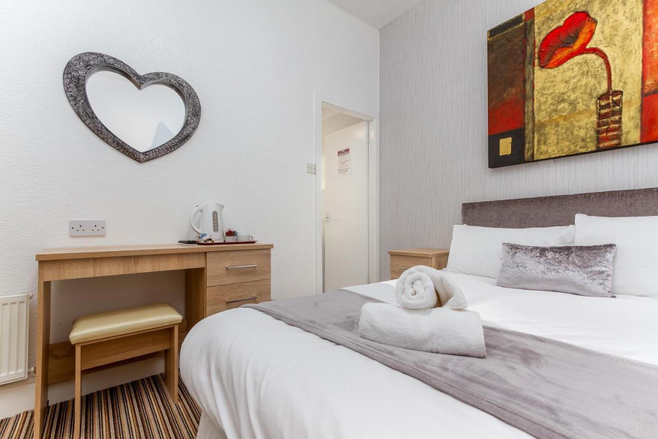 The Sandringham Court Hotel & Apartment Welcoming Large And Small Groups For 15 Years Blackpool Esterno foto