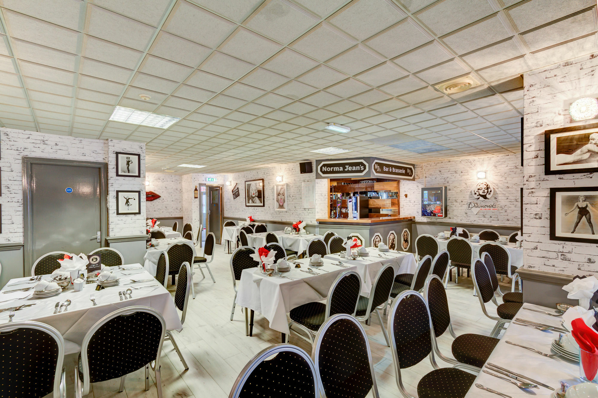 The Sandringham Court Hotel & Apartment Welcoming Large And Small Groups For 15 Years Blackpool Esterno foto