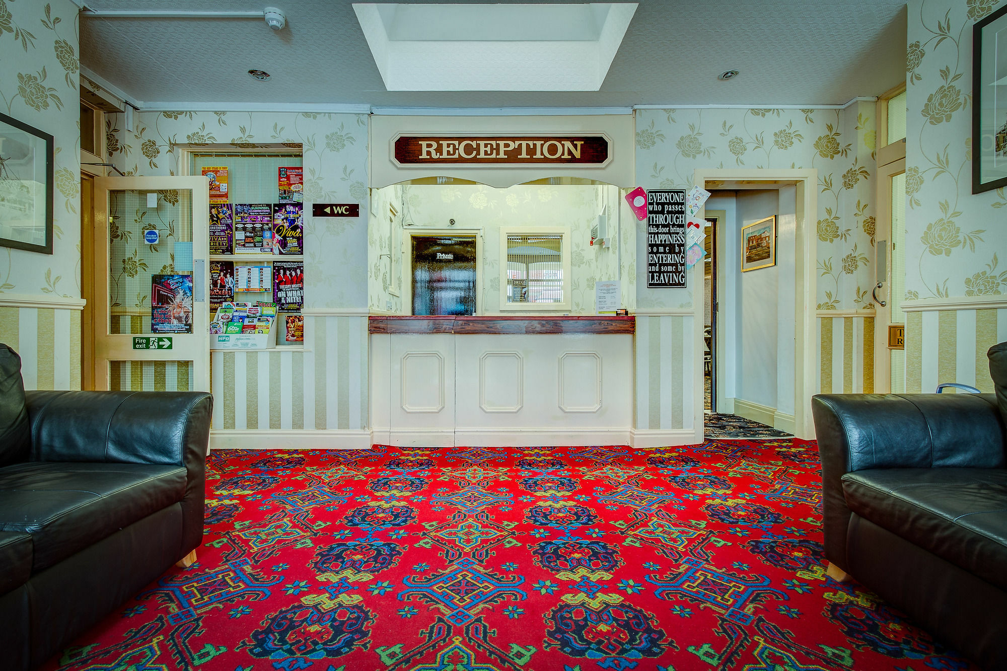 The Sandringham Court Hotel & Apartment Welcoming Large And Small Groups For 15 Years Blackpool Esterno foto